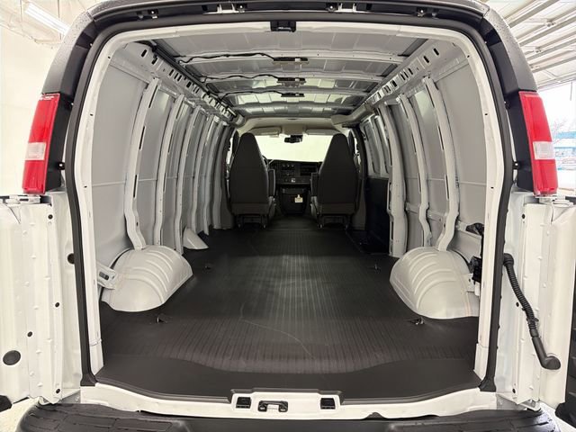 New 2026 Chevrolet Express 3500 Extended w/ Driver Convenience Package image 18