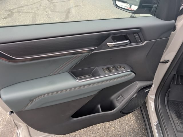 New 2026 GMC Acadia AT4 w/ Luxury Package AWD/4WD image 14