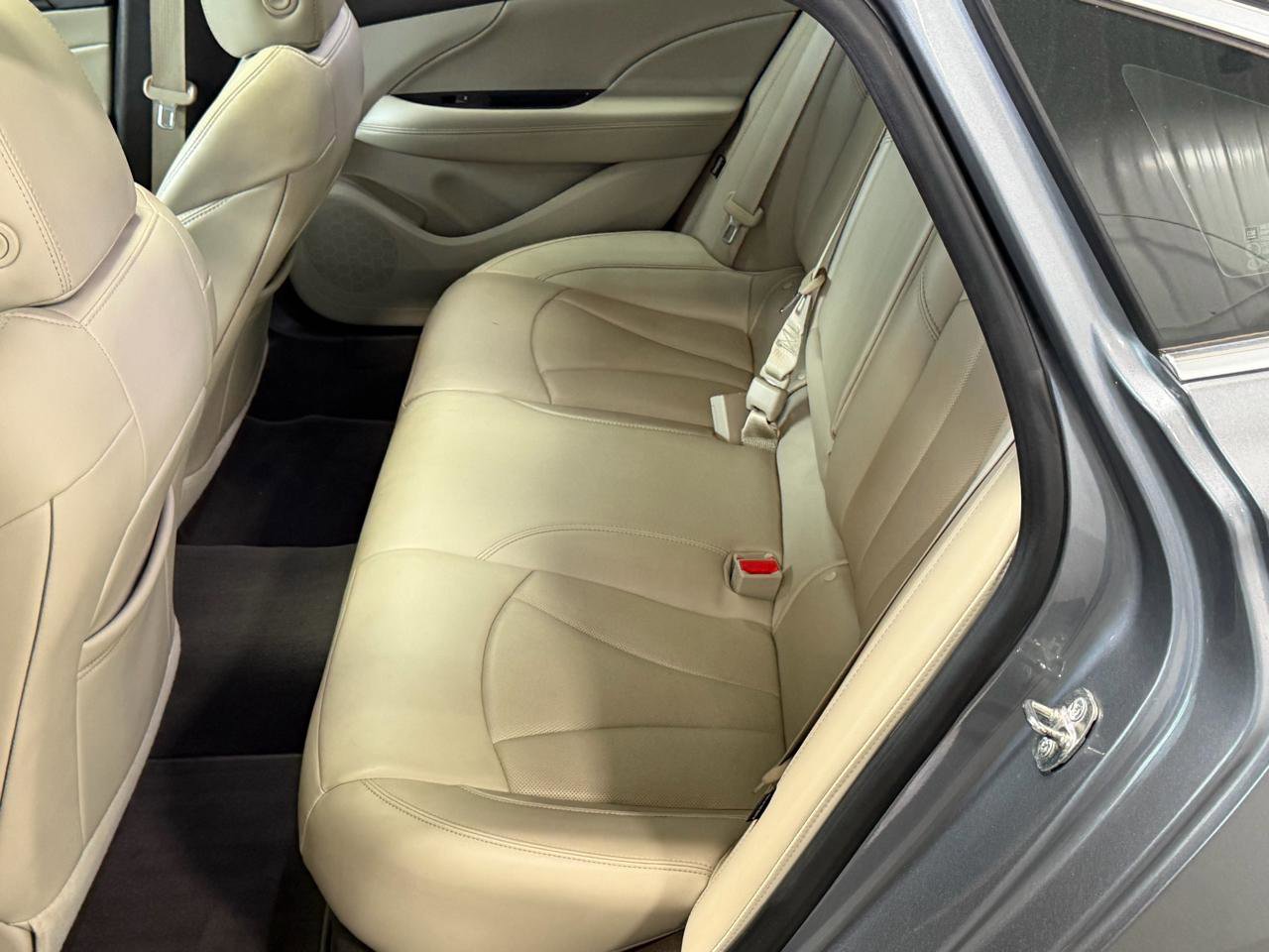 Used 2019 Buick LaCrosse Essence w/ Sun and Shade Package image 12