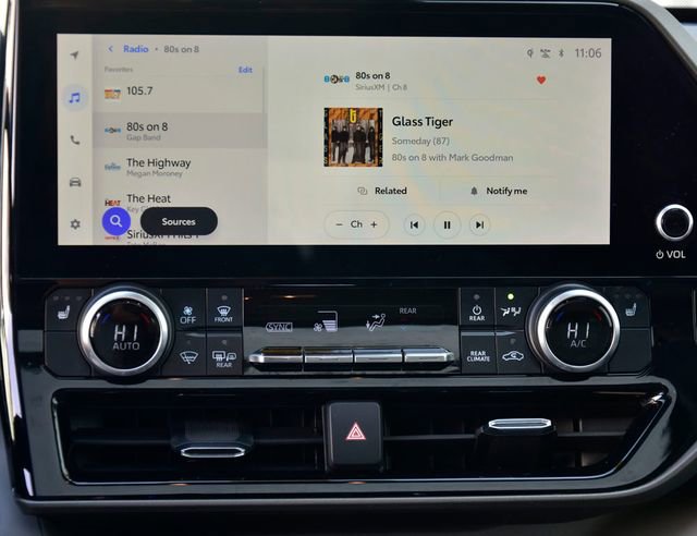 Used 2023 Toyota Highlander XLE image 22