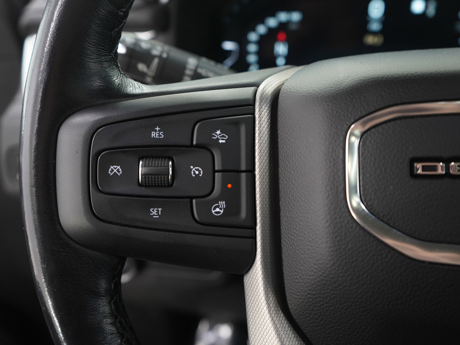 Used 2022 GMC Yukon XL Denali image 29