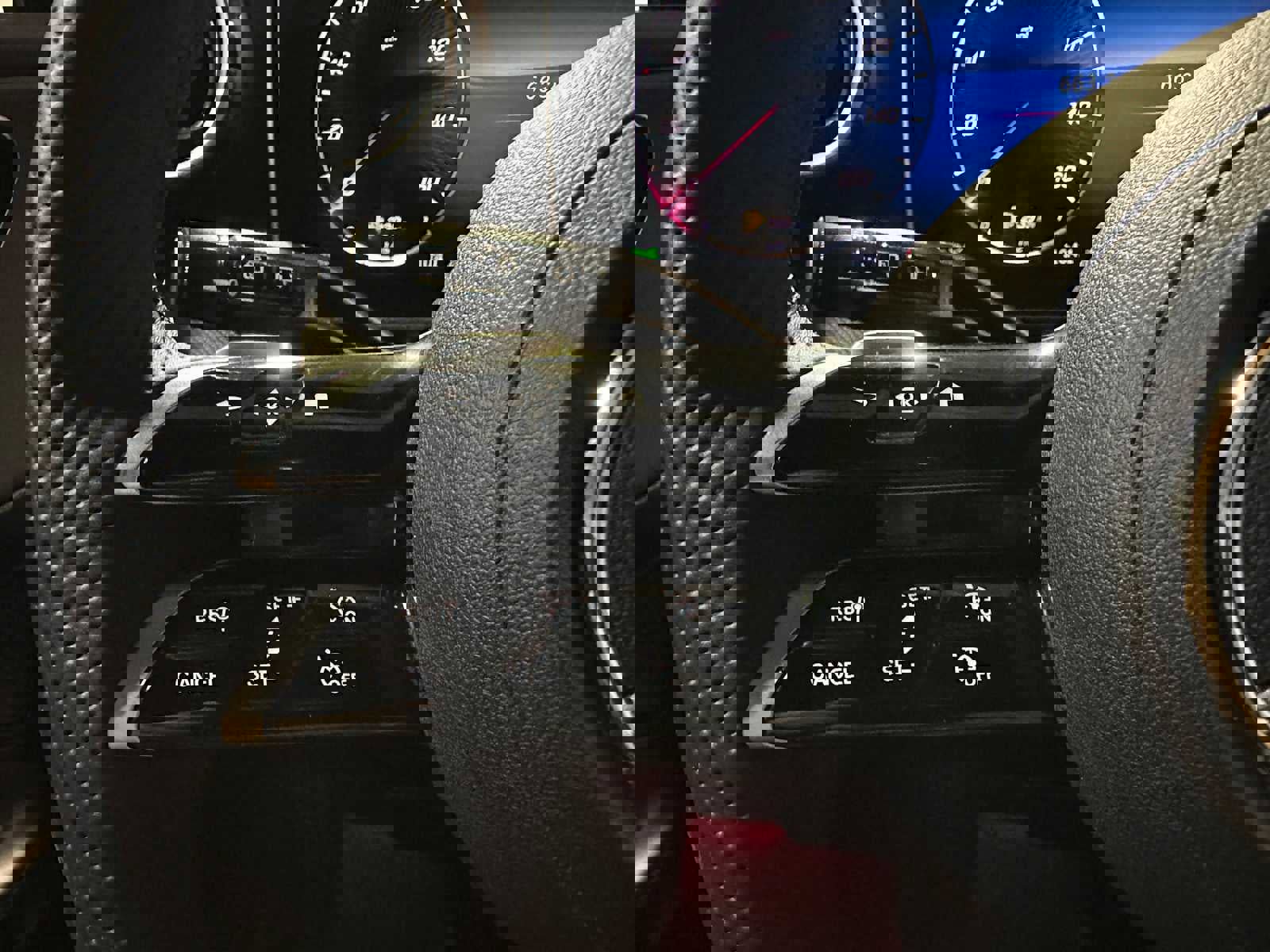 Used 2024 Mercedes-Benz GLC 300 4MATIC image 30