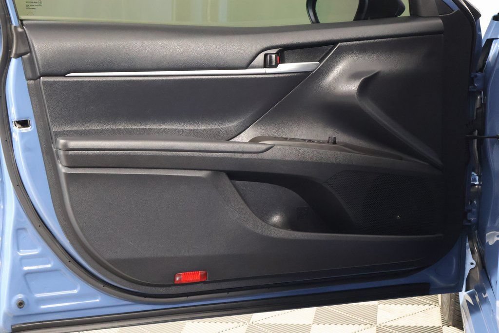 Used 2023 Toyota Camry SE FWD image 12