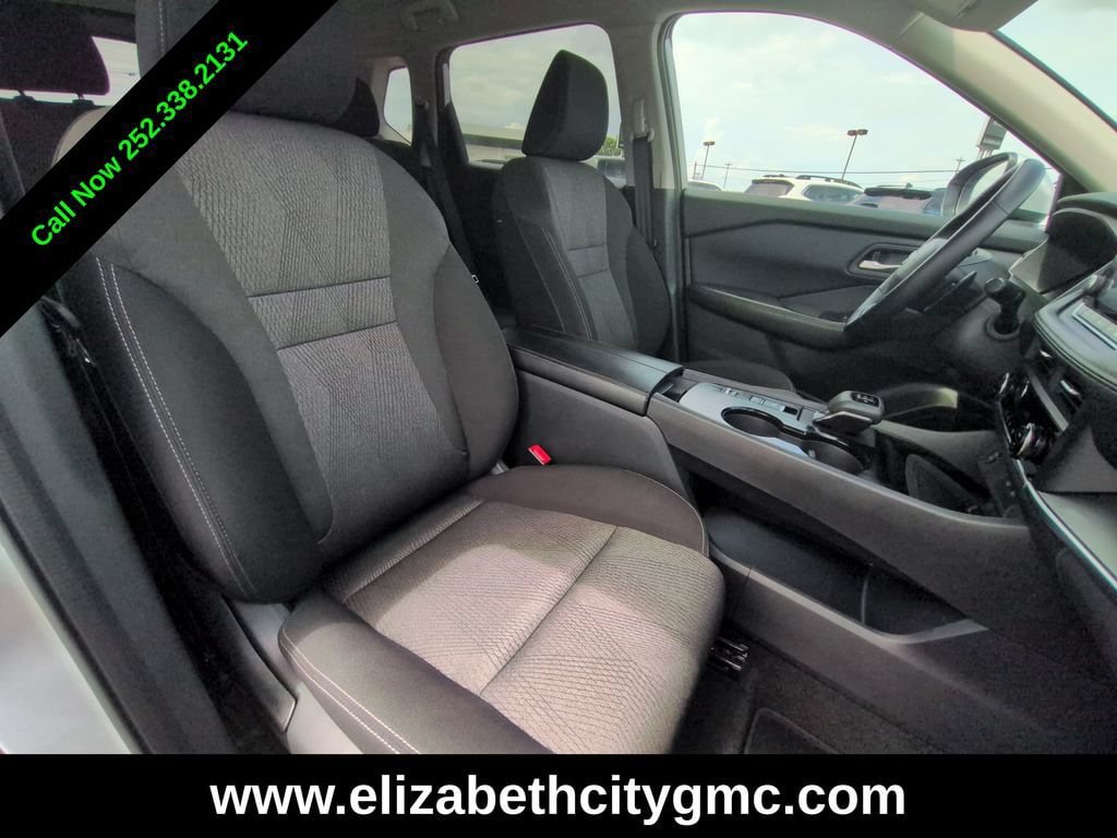 Used 2025 Nissan Rogue SV FWD image 20