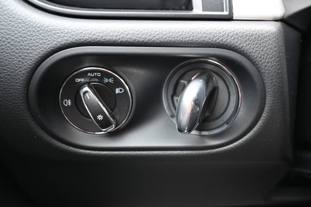 Used 2026 Porsche Macan AWD/4WD image 39