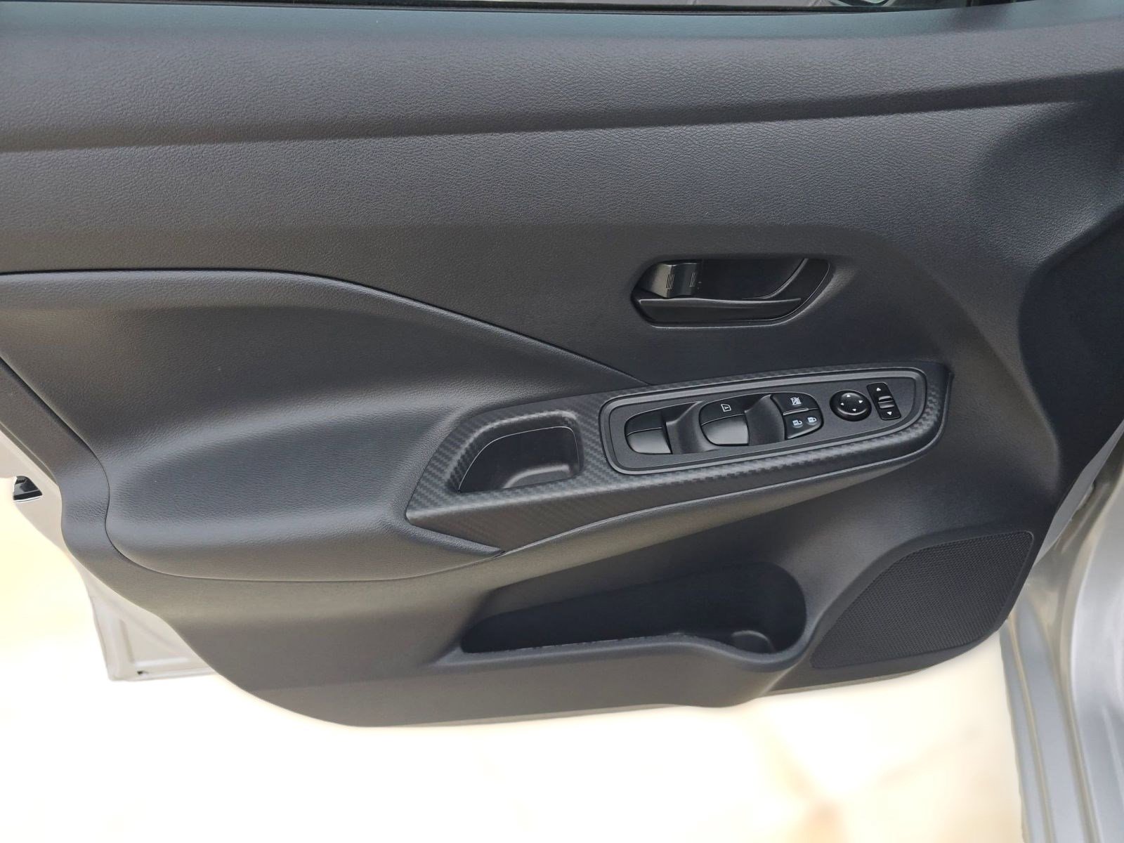 Used 2021 Nissan Versa S image 10