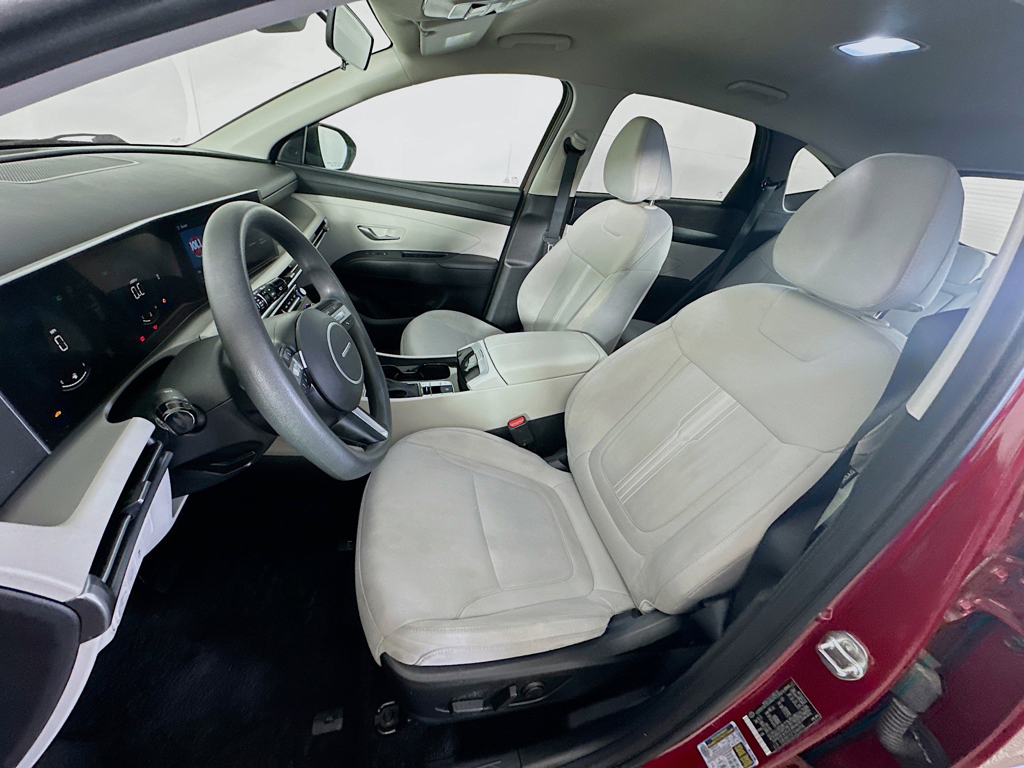 Used 2025 Hyundai Tucson SEL AWD/4WD image 13