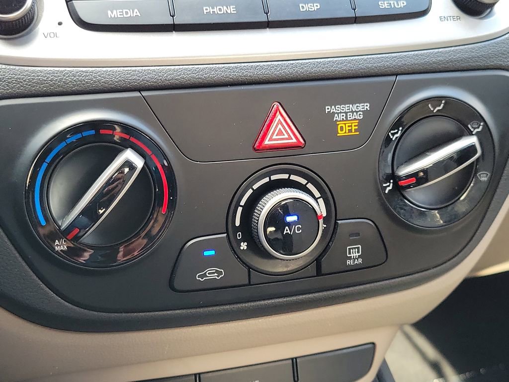 Used 2022 Hyundai Accent SEL FWD image 22