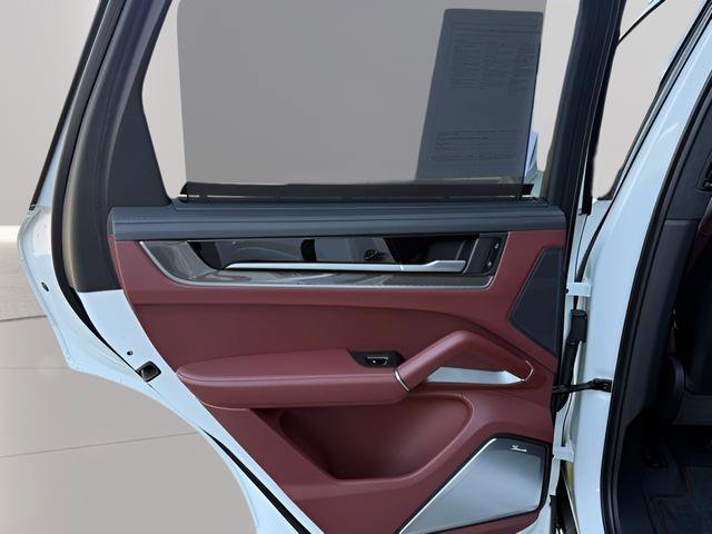 Used 2025 Porsche Cayenne GTS image 25