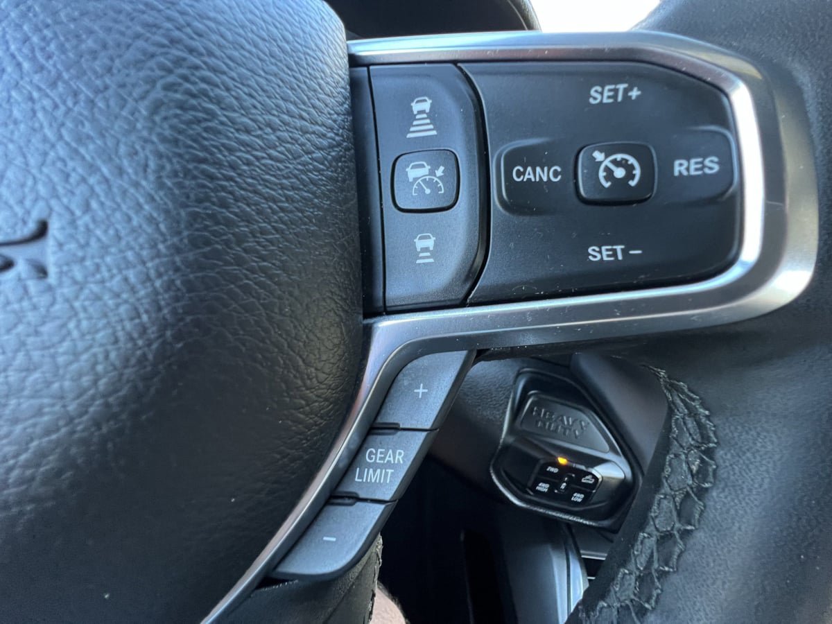 Used 2025 RAM 2500 Laramie AWD/4WD image 34