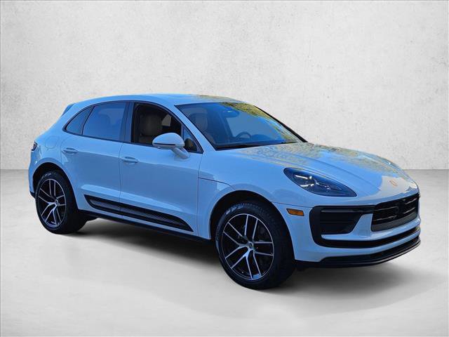 Used 2023 Porsche Macan image 3