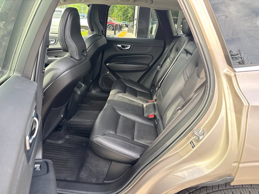 Used 2023 Volvo XC60 B5 Plus w/ Climate Package AWD/4WD image 30