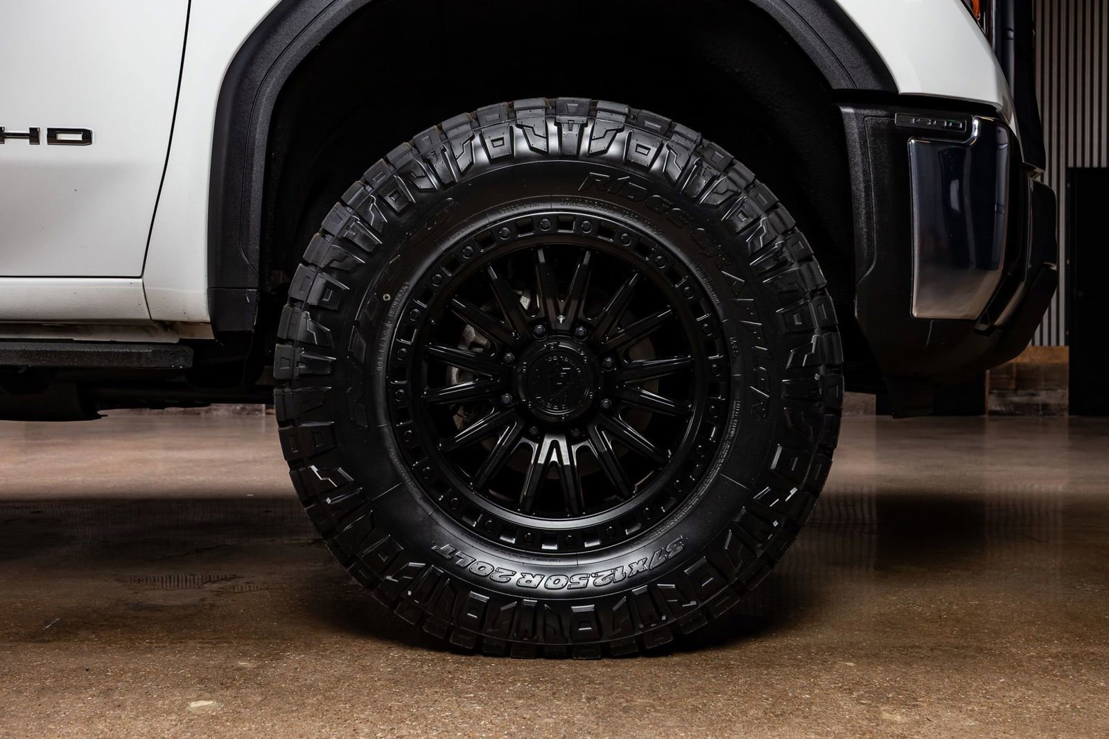 Used 2024 GMC Sierra 3500 SLE image 12