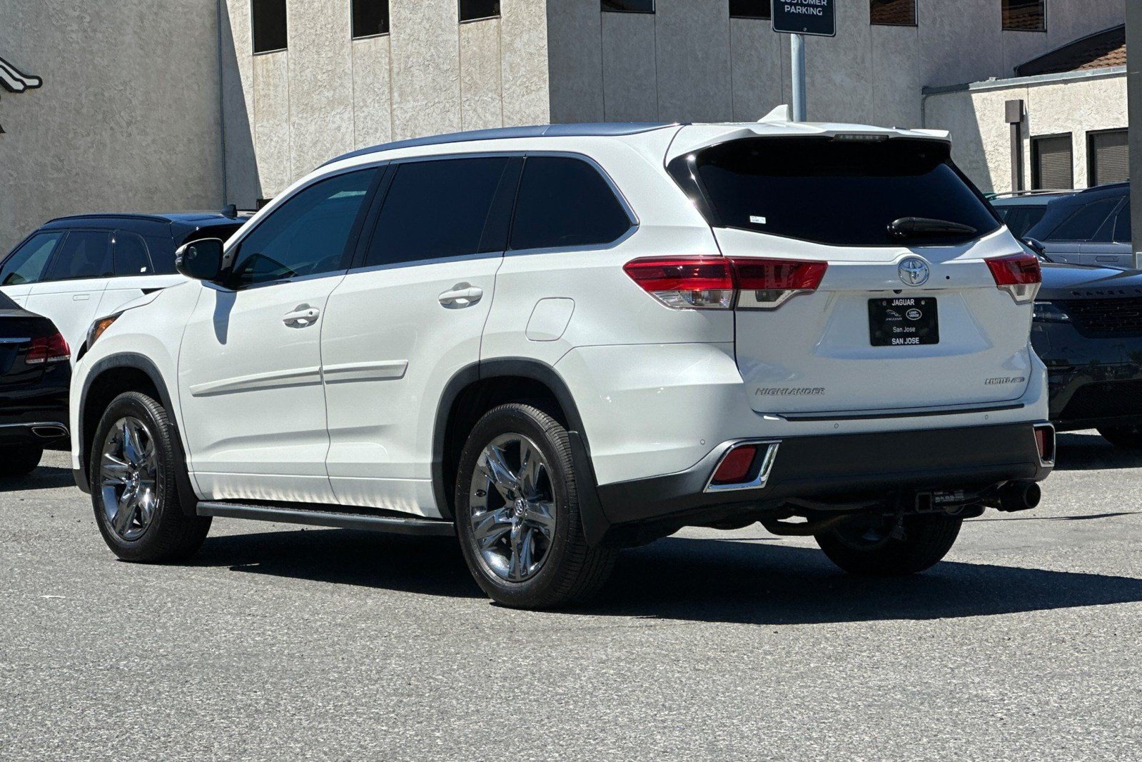 Used 2019 Toyota Highlander Limited Platinum AWD/4WD image 3