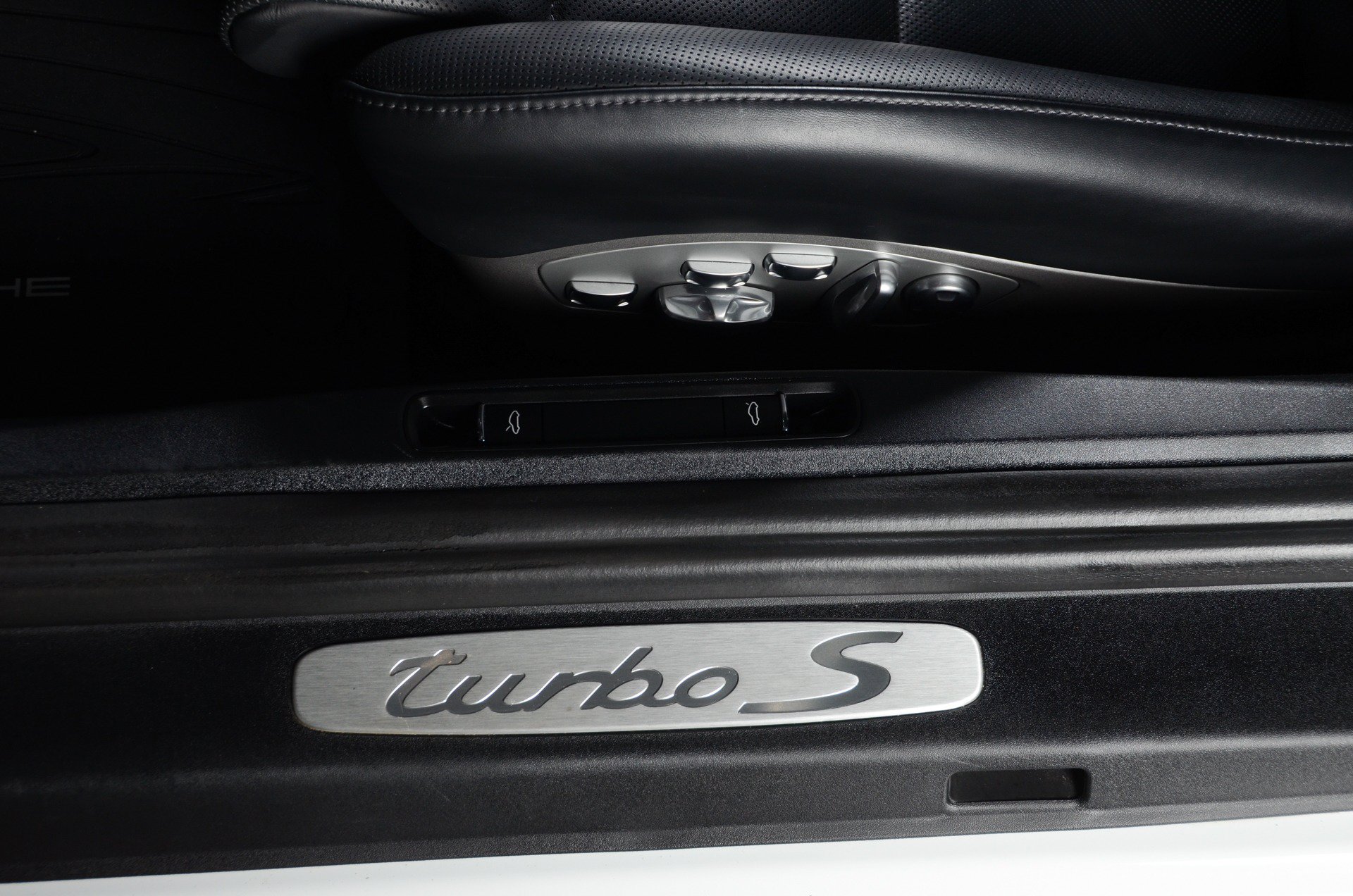 Used 2014 Porsche 911 Turbo S AWD/4WD image 30