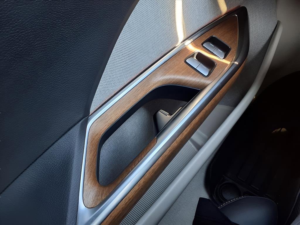 Used 2025 Lucid Air Pure image 21