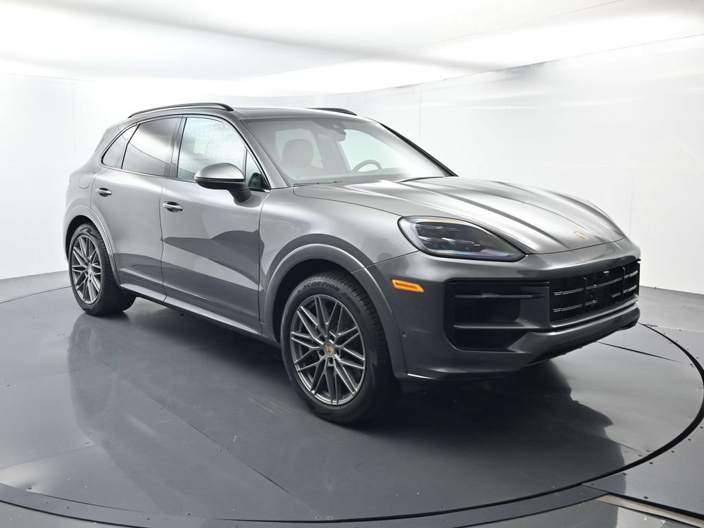 Certified 2025 Porsche Cayenne AWD/4WD image 17