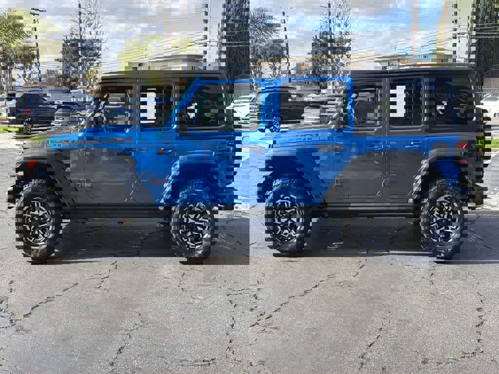 Used 2024 Jeep Wrangler Unlimited Rubicon image 3