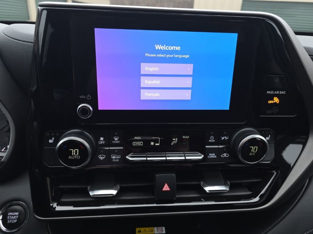 Used 2023 Toyota Highlander XLE image 26