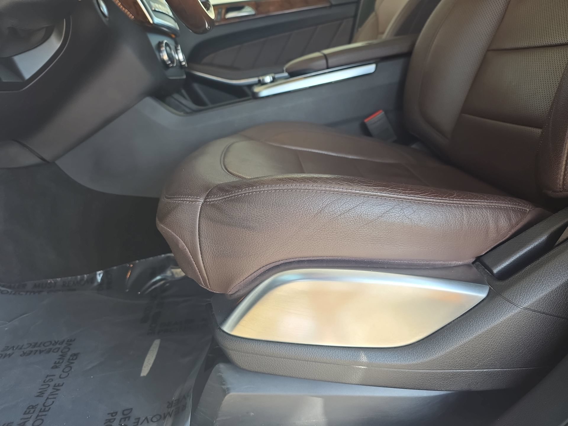 Used 2015 Mercedes-Benz GL 550 4MATIC image 28