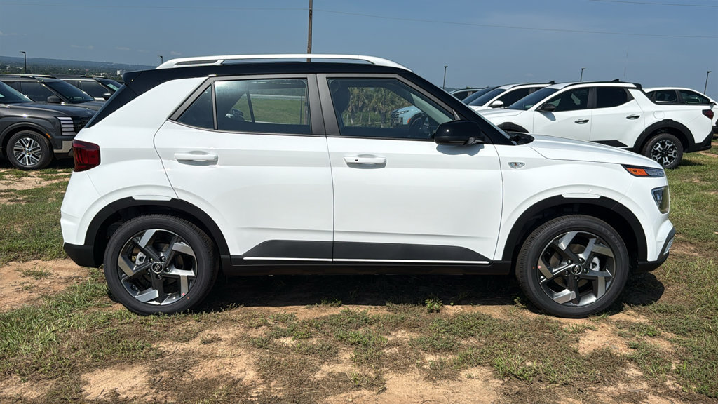 New 2026 Hyundai Venue SEL FWD image 8