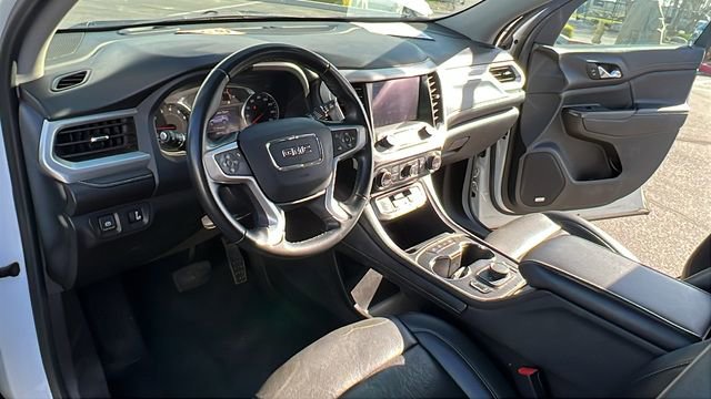 Used 2023 GMC Acadia SLT image 16
