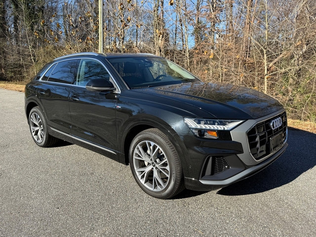 Used 2023 Audi Q8 Prestige w/ Prestige Package image 4