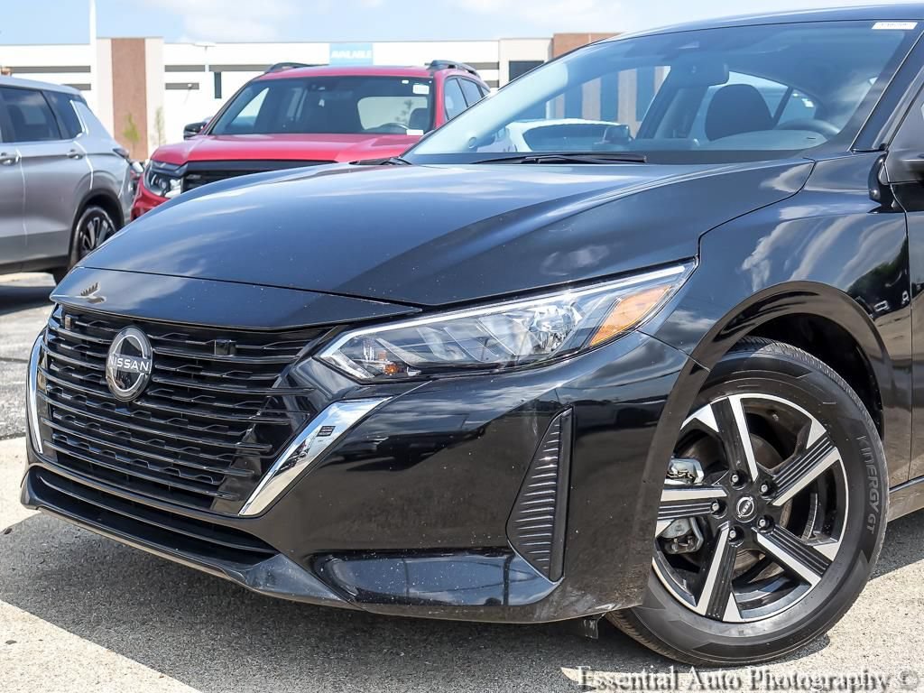 Used 2025 Nissan Sentra SV FWD image 3
