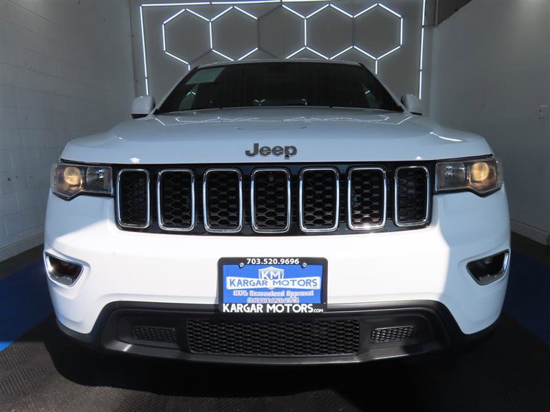 Used 2021 Jeep Grand Cherokee Laredo image 2