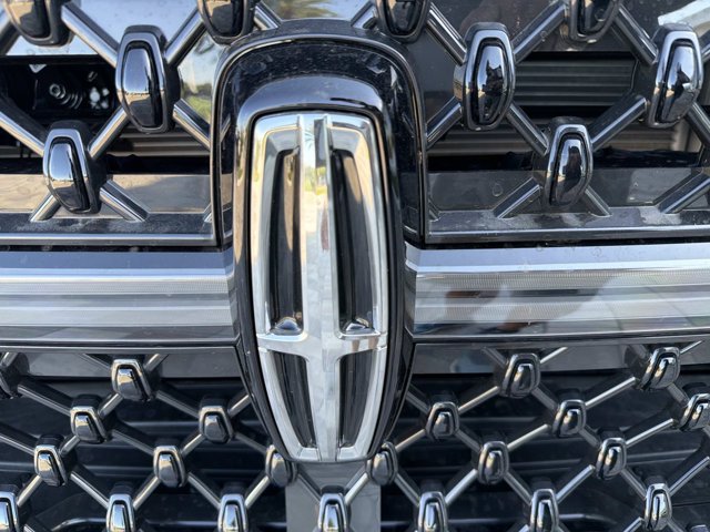 New 2026 Lincoln Navigator L Reserve w/ Jet Appearance Package AWD/4WD image 7