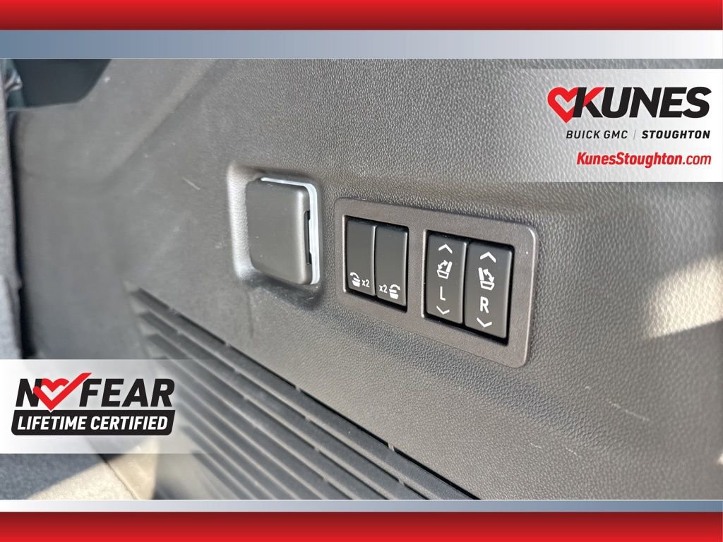 Used 2023 GMC Yukon XL Denali image 21