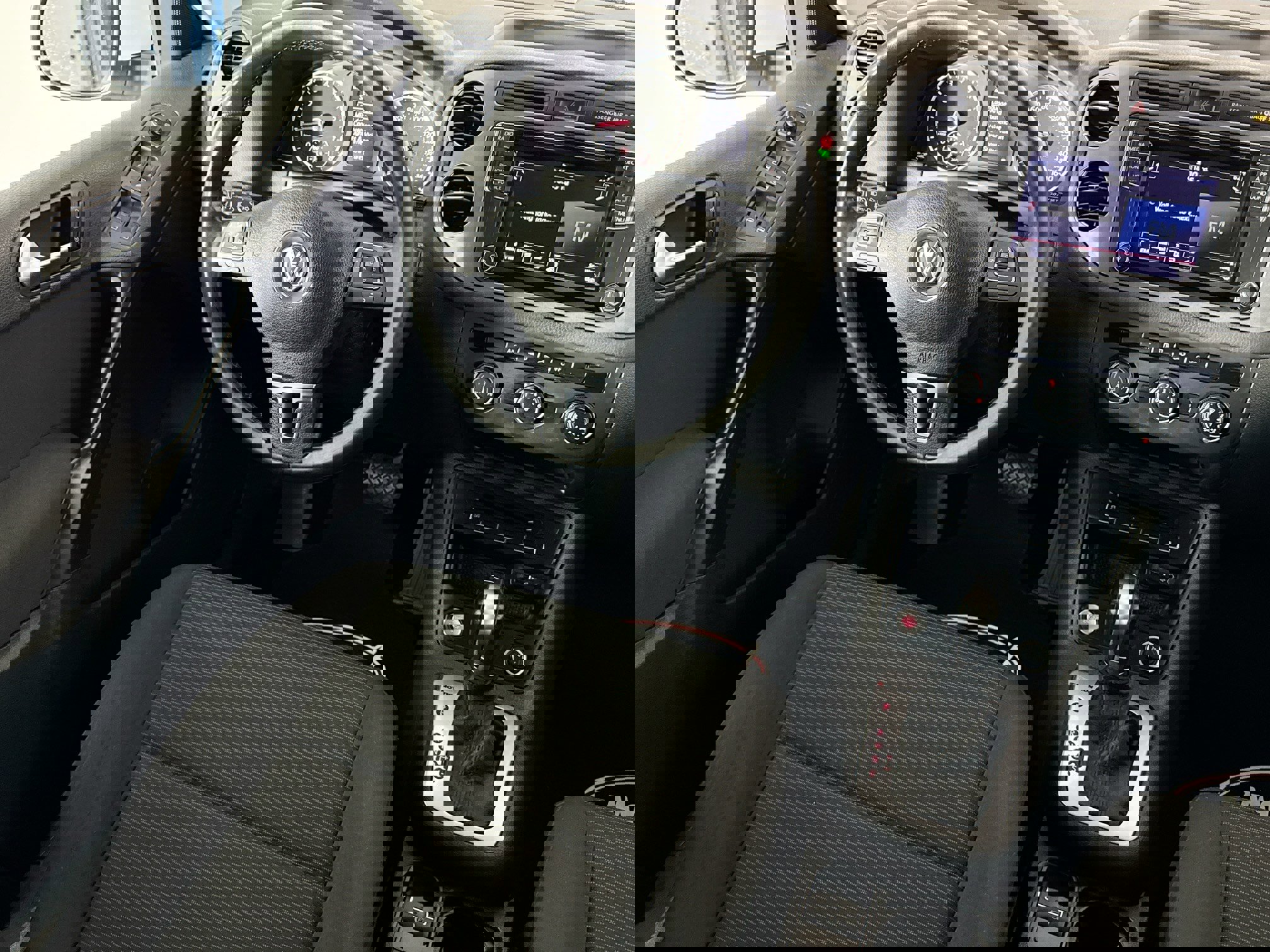 Used 2018 Volkswagen Tiguan Limited w/ Premium Package image 27