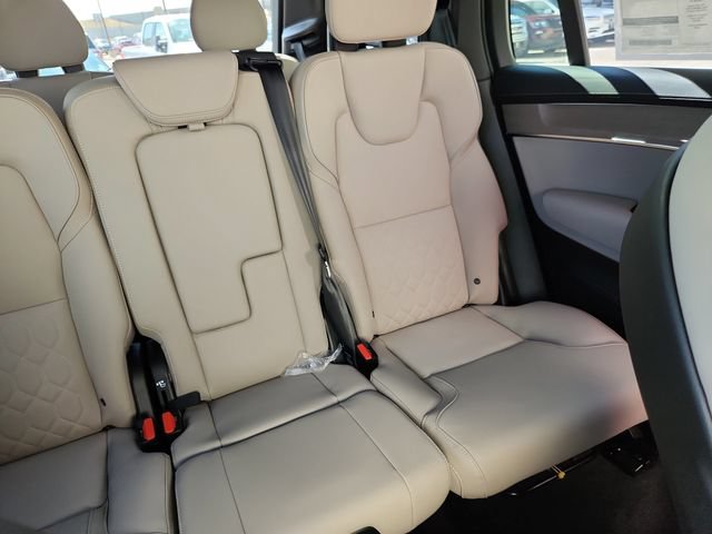 New 2026 Volvo XC90 B6 Plus w/ Protection Package Premier AWD/4WD image 15