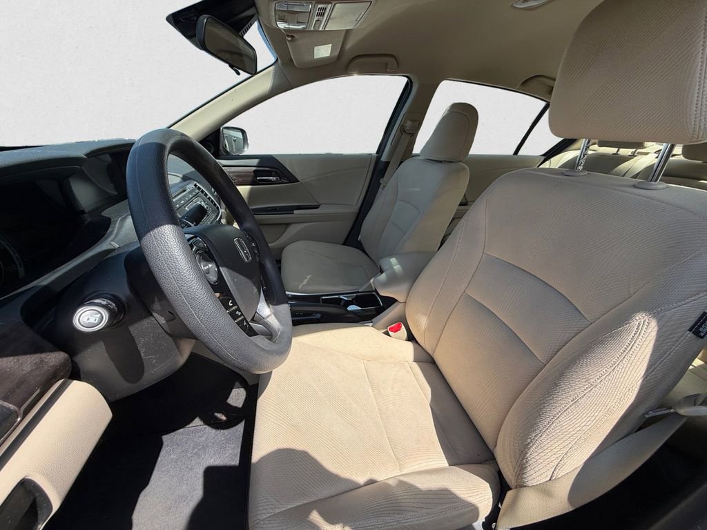 Used 2017 Honda Accord Hybrid Sedan image 9