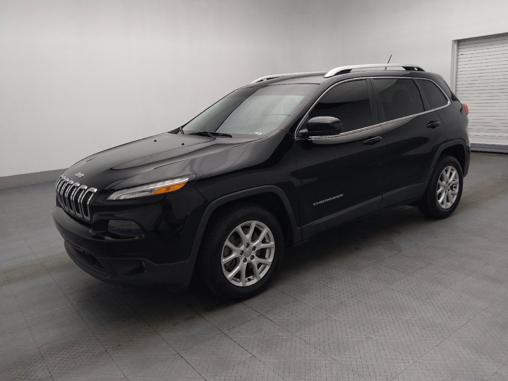 Used 2018 Jeep Cherokee Latitude image 2