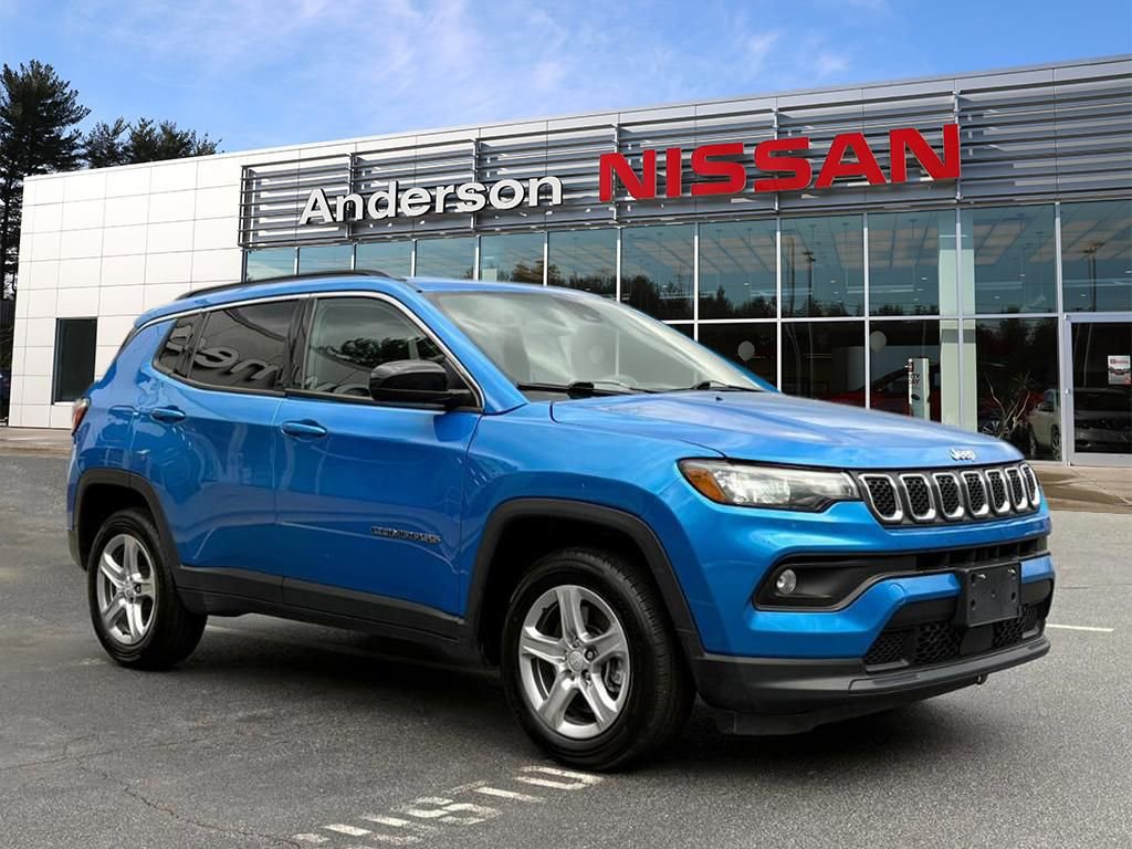 Used 2024 Jeep Compass Latitude image 1