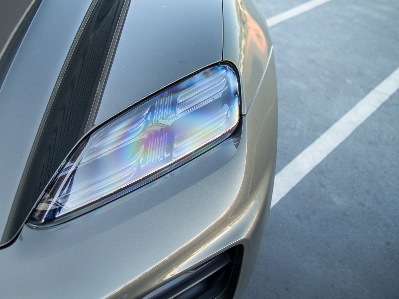 Certified 2025 Porsche Macan 4S Electric AWD/4WD image 6