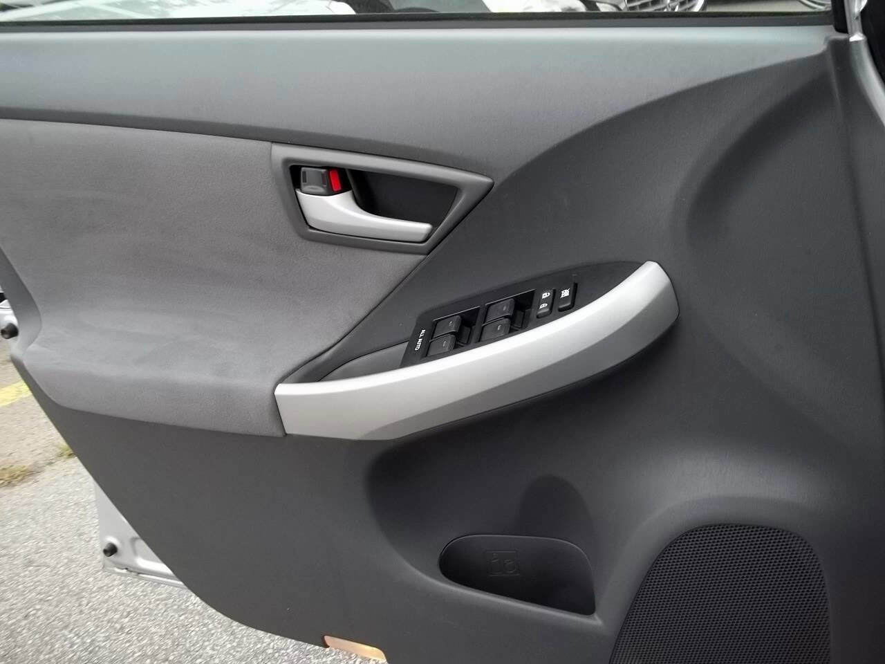 Used 2010 Toyota Prius Two image 12