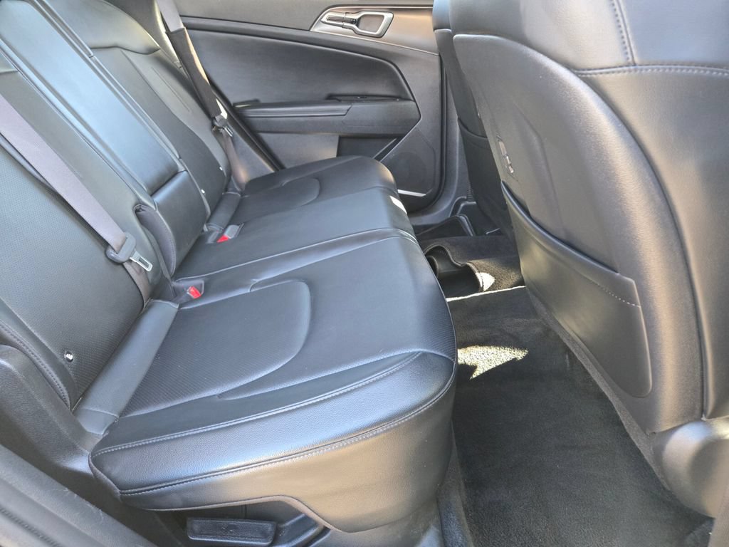 Used 2023 Kia Sportage EX AWD/4WD image 14