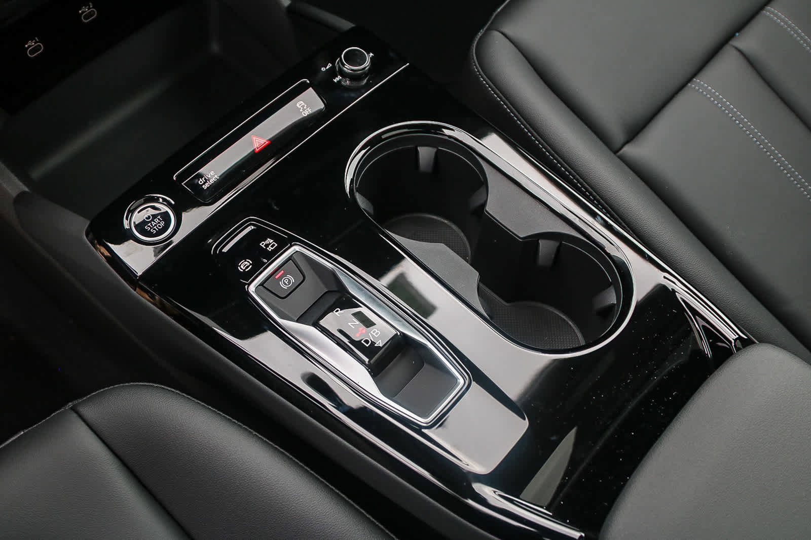 Used 2025 Audi Q6 e-tron Premium w/ Convenience Package image 20