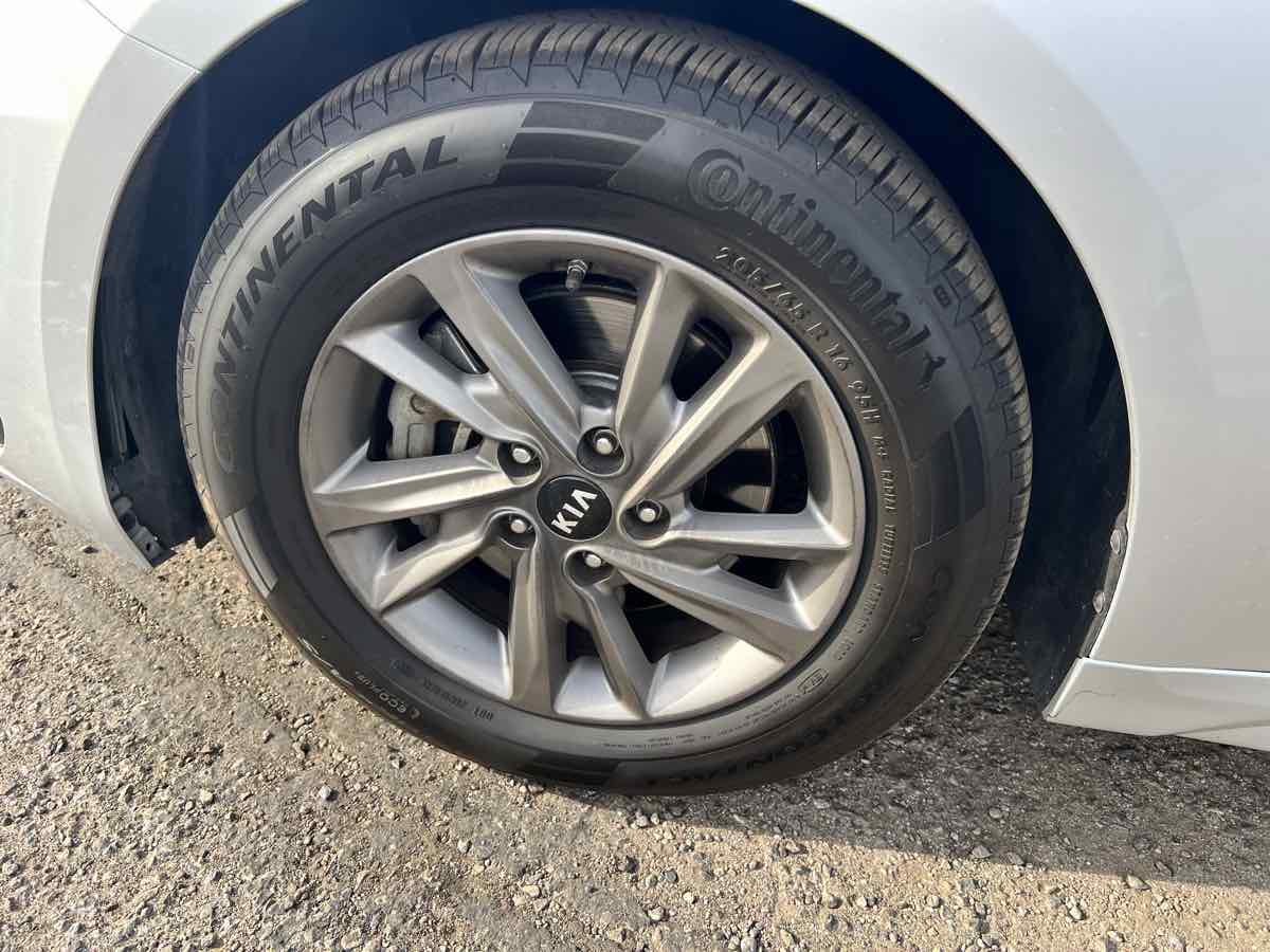 Used 2020 Kia Optima LX image 5