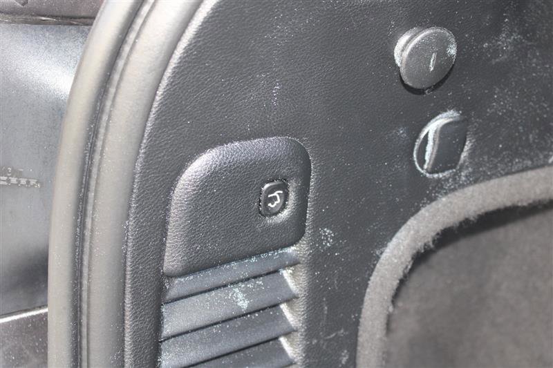 Used 2020 Jeep Grand Cherokee Altitude image 21