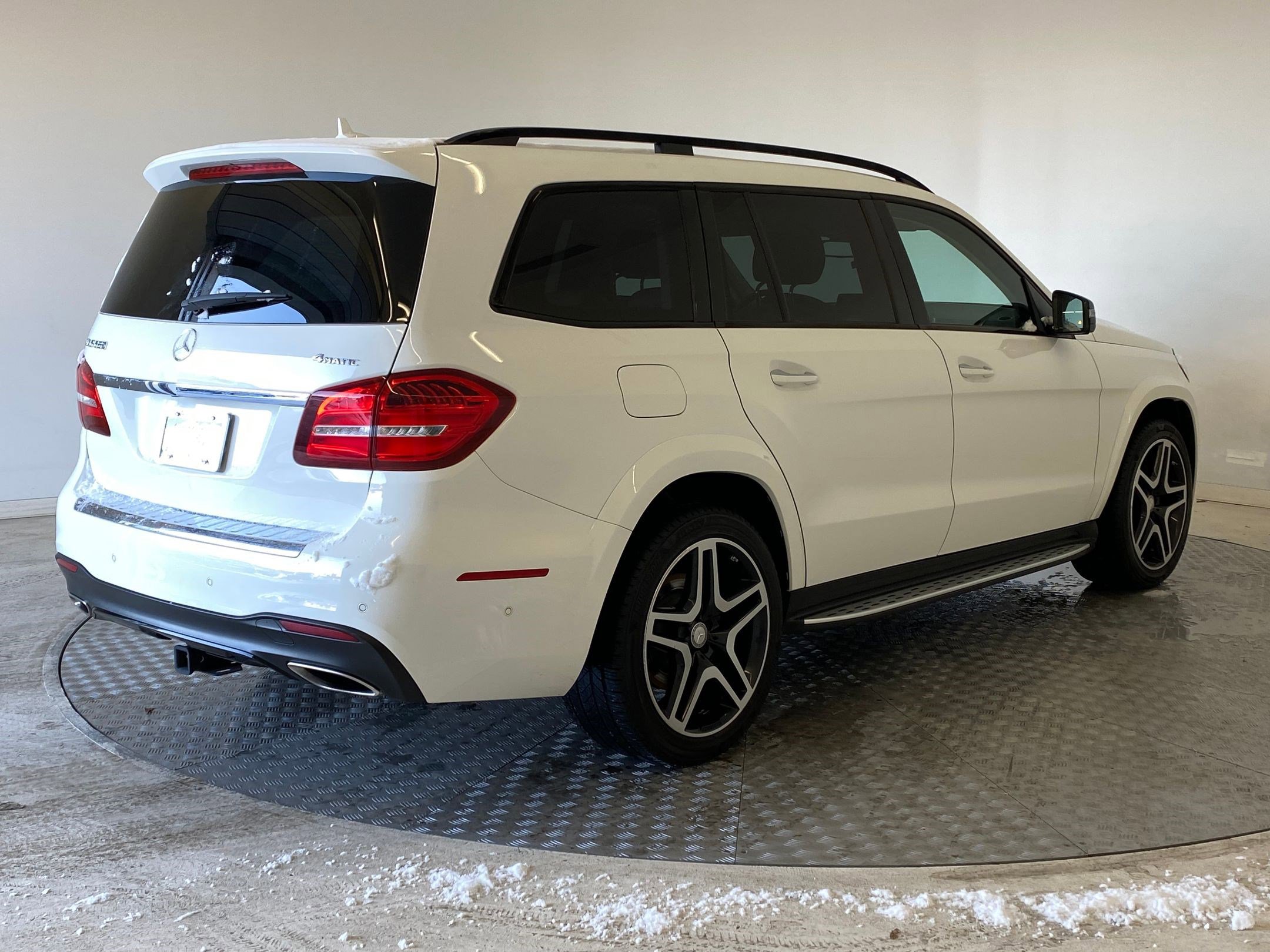 Used 2017 Mercedes-Benz GLS 550 4MATIC image 9