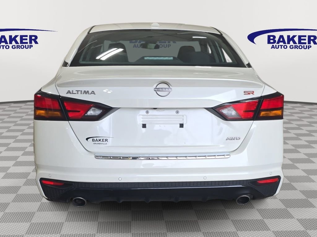 Used 2023 Nissan Altima 2.5 SR AWD/4WD image 6
