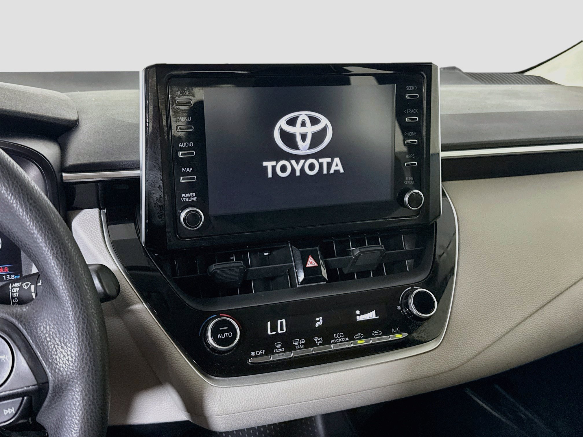Used 2020 Toyota Corolla LE FWD image 18