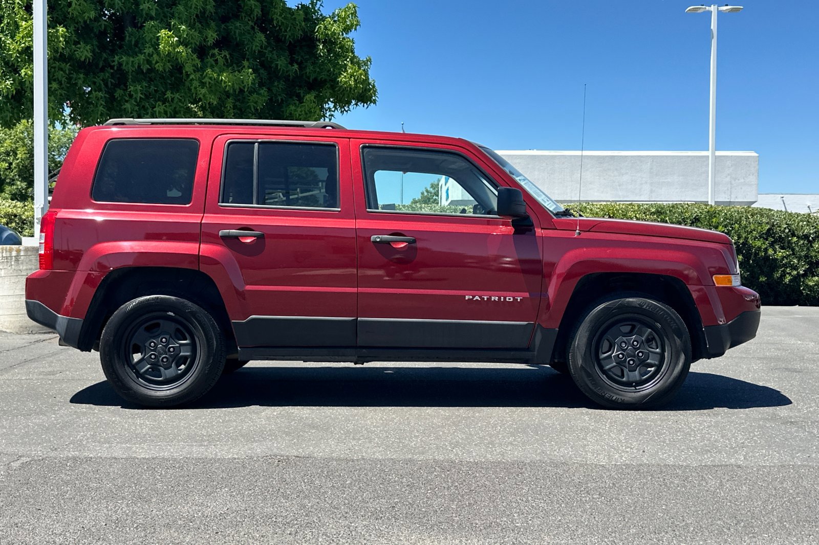 Used 2016 Jeep Patriot Sport FWD image 3