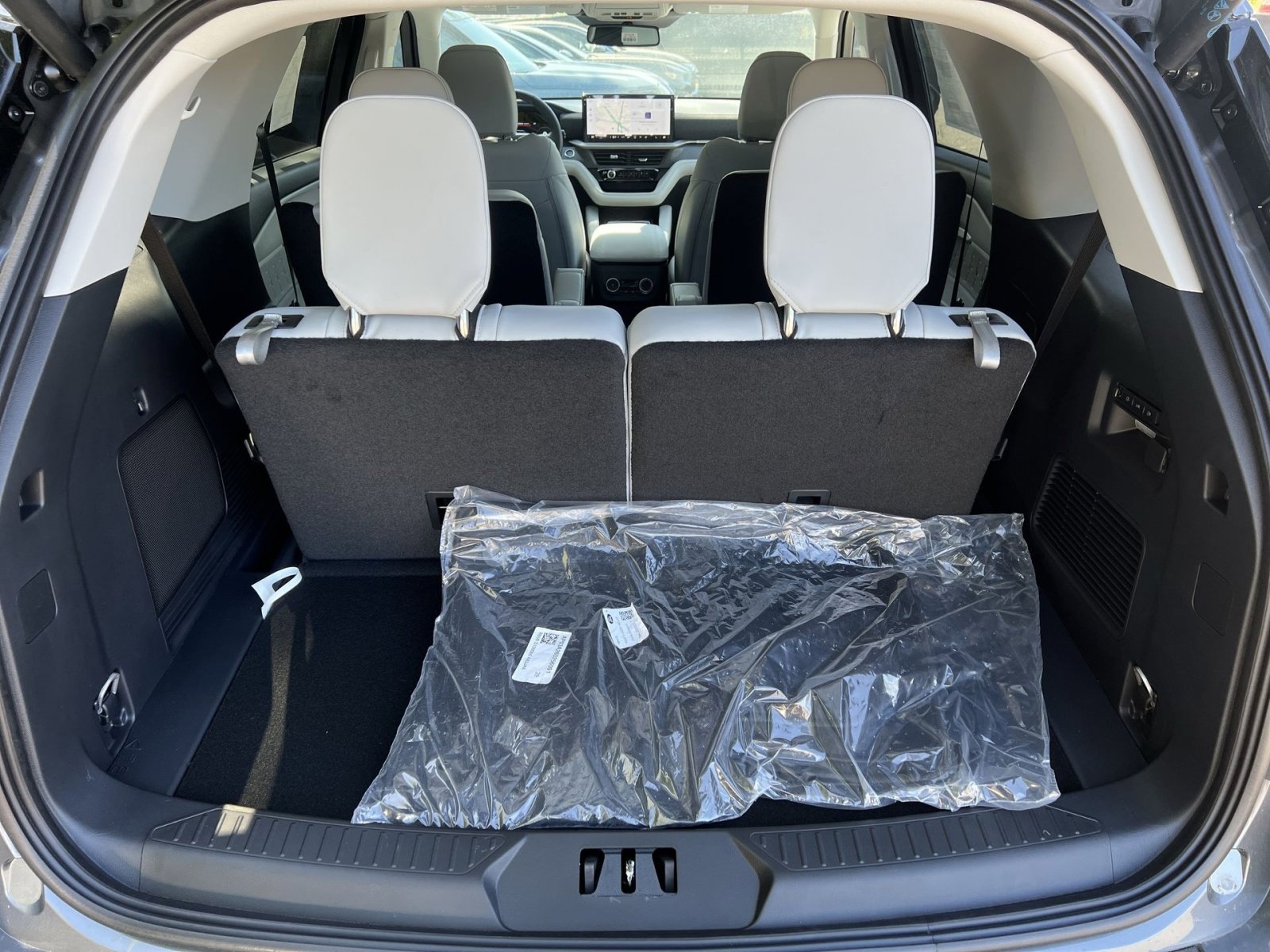 New 2026 Ford Explorer Platinum w/ LUX Leather Package AWD/4WD image 27