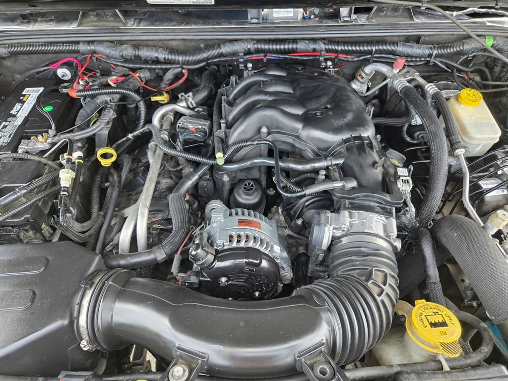 Used 2016 Jeep Wrangler Unlimited Rubicon w/ Connectivity Group image 23