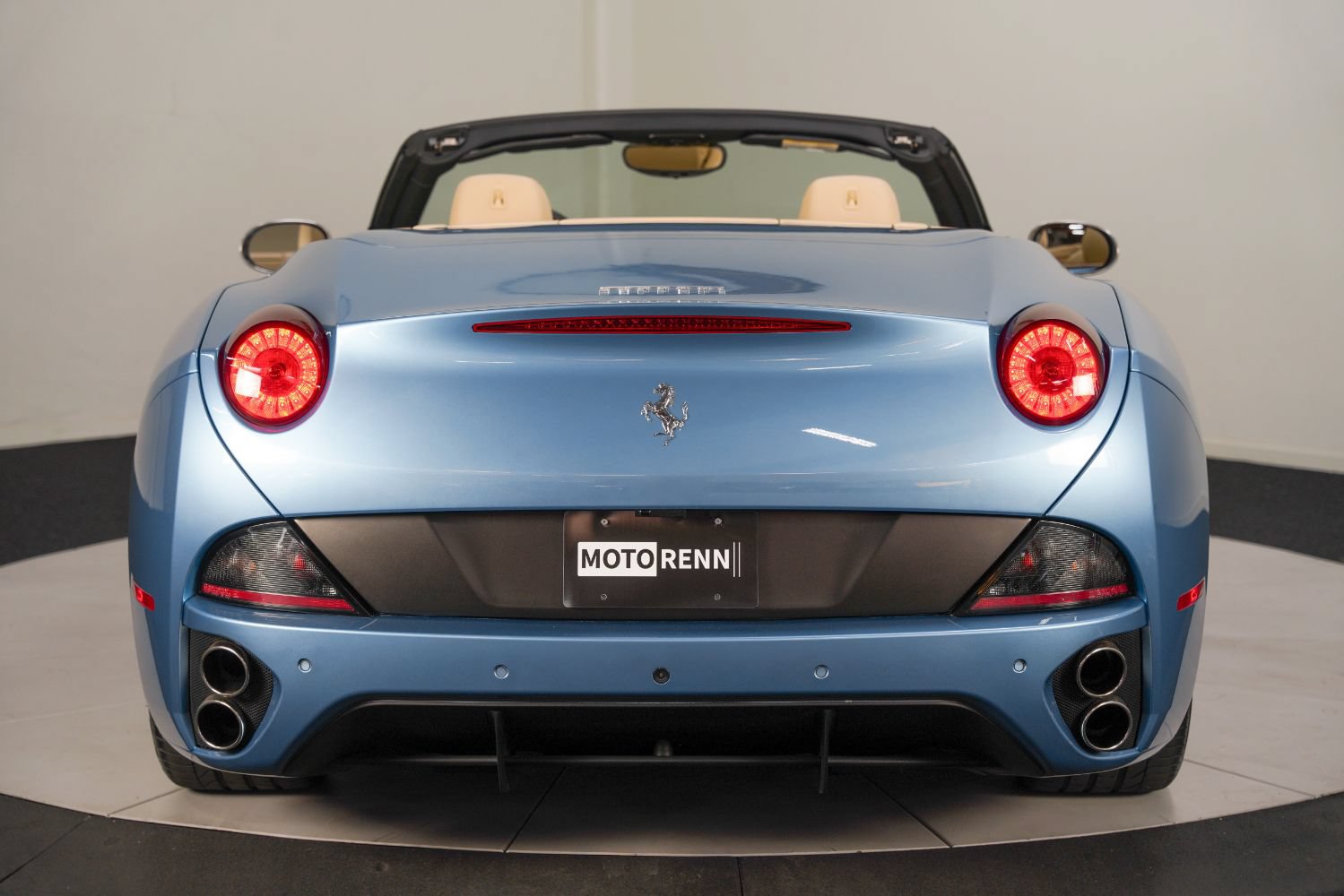 Used 2012 Ferrari California RWD image 8
