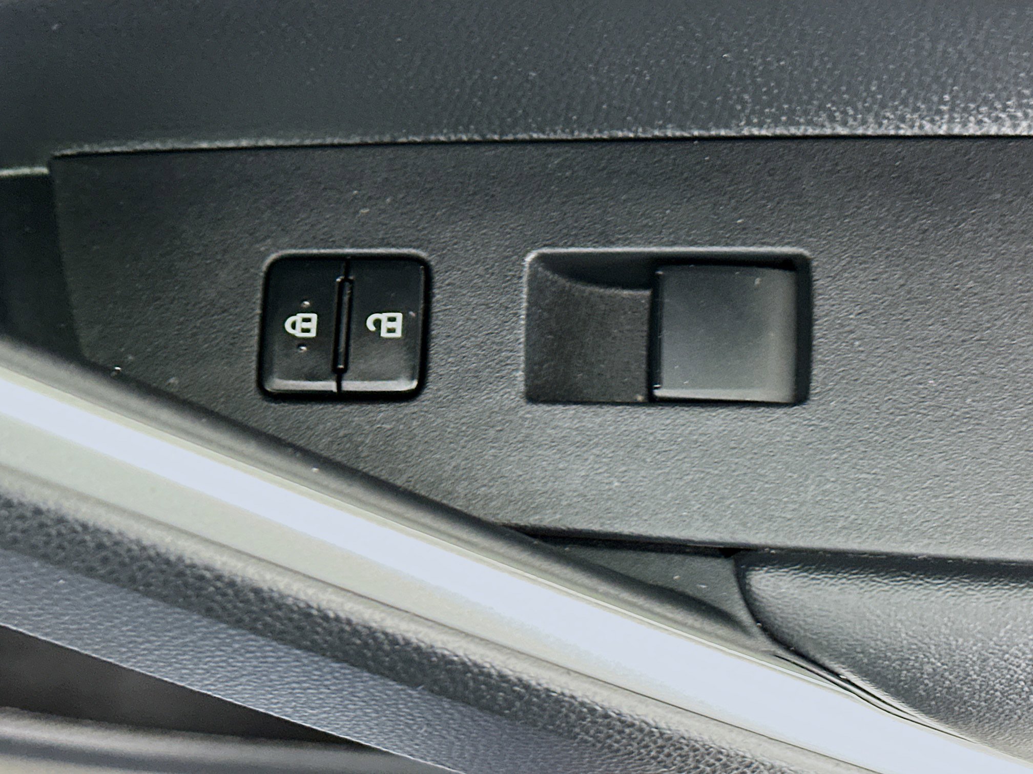 Certified 2024 Toyota Corolla Cross L image 28